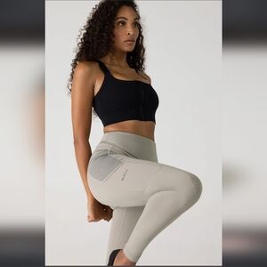 BLOCH REVIVE STRETCH LEGGING SIZE LARGE NWOT